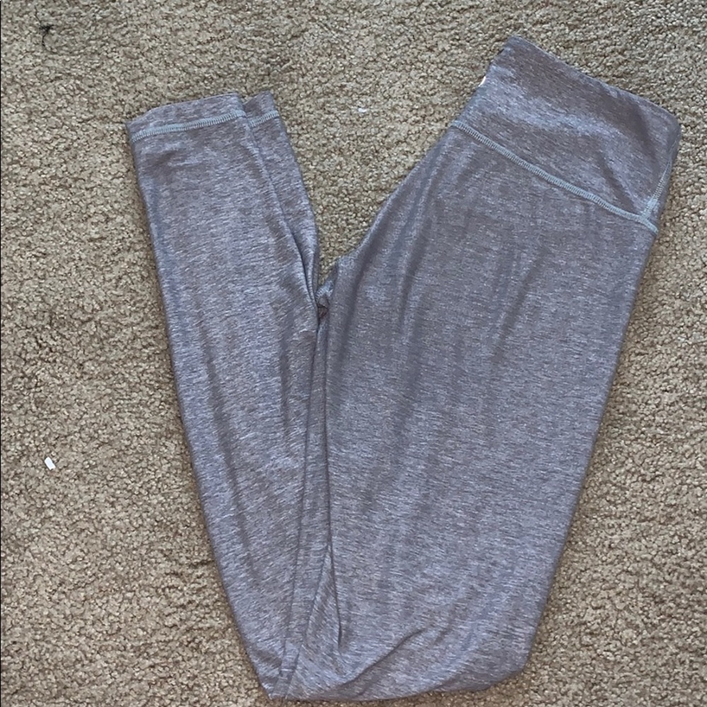 Lululemon Wunderunder size 6